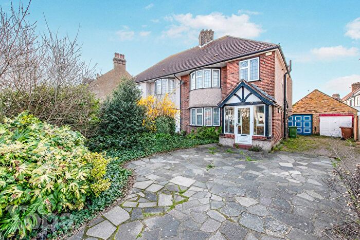 4 Bedroom Semi Detached House For Sale In Brampton Road, Bexleyheath, DA7