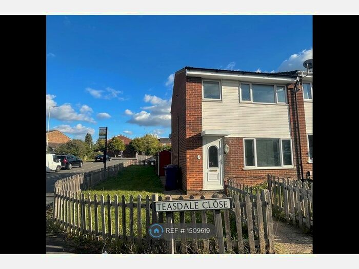 3 Bedroom End Of Terrace House To Rent In Teasdale Close, Royston, SG8