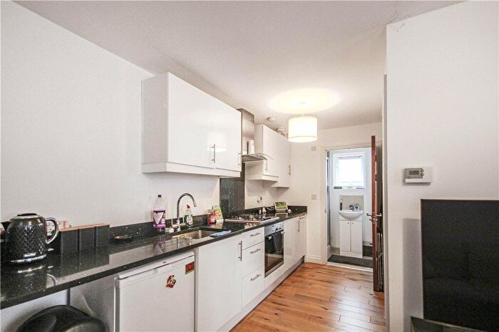 1 Bedroom Apartment For Sale In Guildford Street, Chertsey, Surrey, KT16
