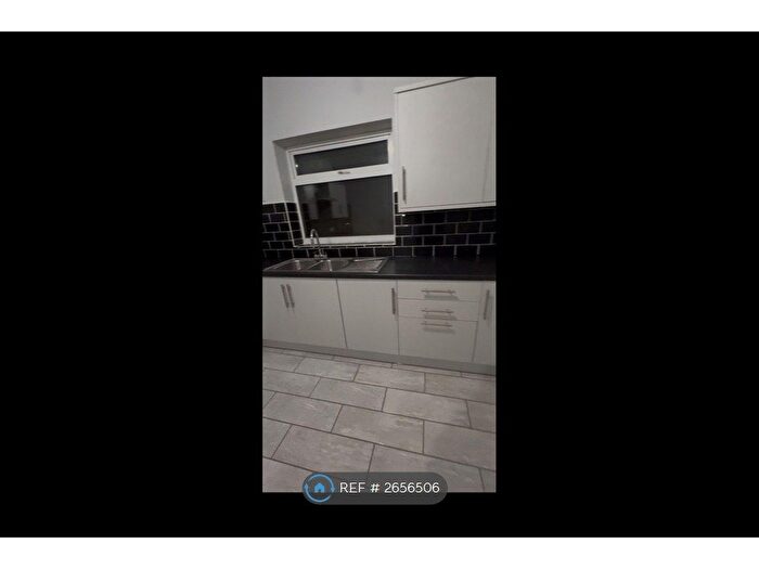 8 Bedroom Detached House To Rent In Whitworth Road, Swindon, SN25