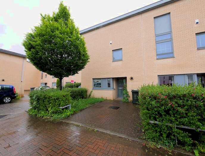 3 Bedroom Terraced House To Rent In Cakemuir Grove, Niddrie, Edinburgh, EH16