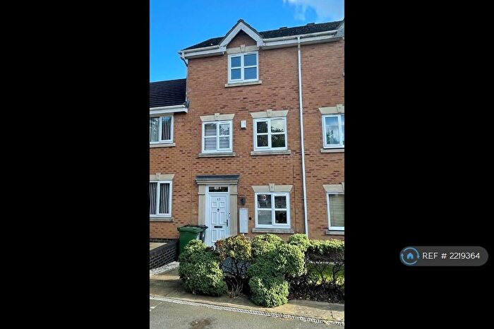 3 Bedroom Terraced House To Rent In Honeychurch Close, Redditch, B98