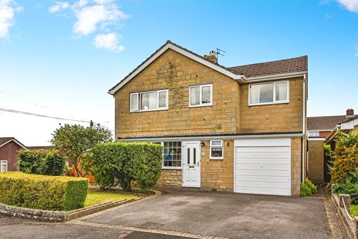 4 Bedroom Detached House For Sale In Fairfield Close, Frome, BA11