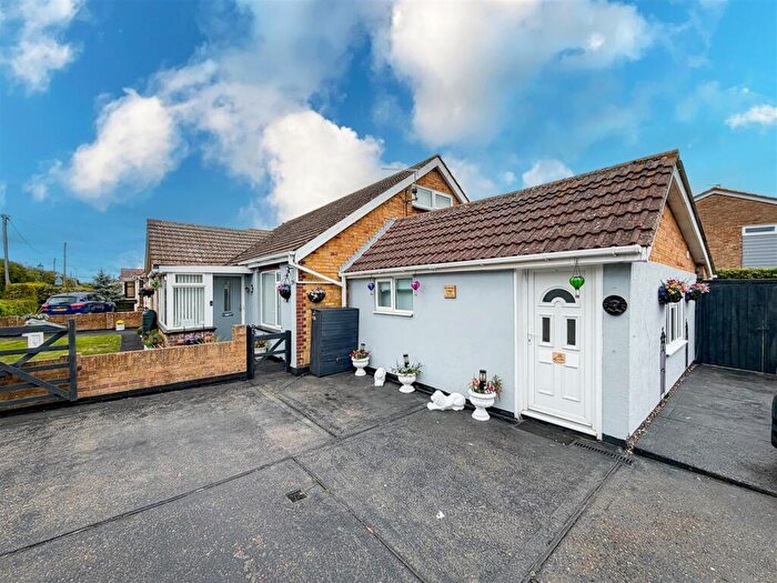 4 Bedroom Chalet For Sale In The Green, Rush Green Road, Clacton-On-Sea, CO16