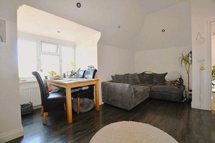 2 Bedroom Flat To Rent In Bingham Road, Croydon, Surrey, CR0