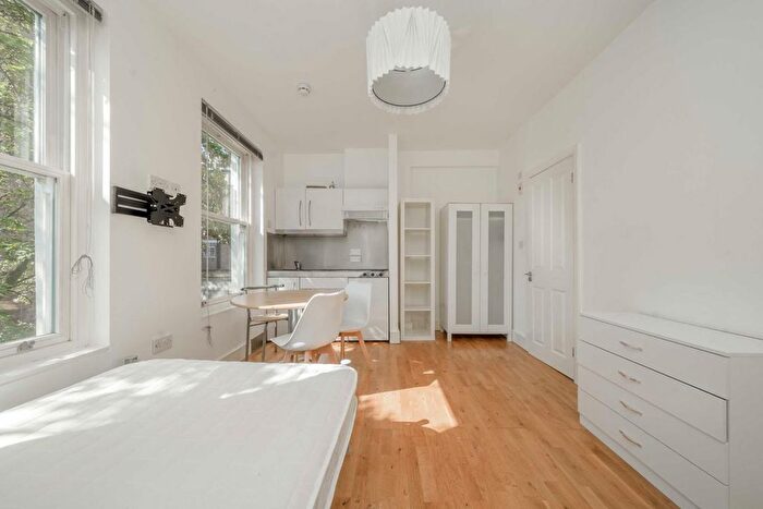 Studio To Rent In Castletown Road, West Kensington, W14