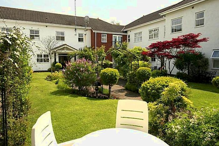 2 Bedroom Flat To Rent In Bamford Mews, Norden Road, Rochdale, OL11