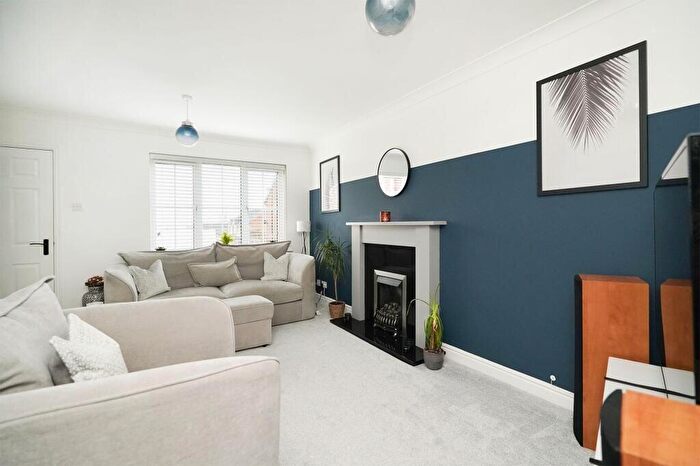 4 Bedroom Semi Detached House For Sale In Collier Row, Essex, RM5