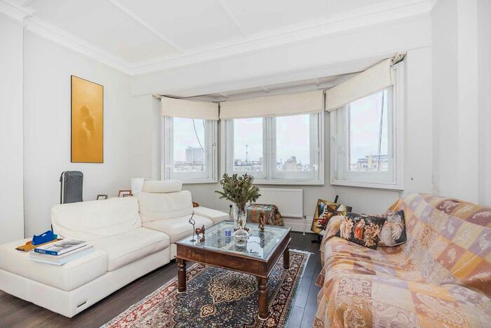 3 Bedroom Flat To Rent In Old Brompton Road, South Kensington, SW7