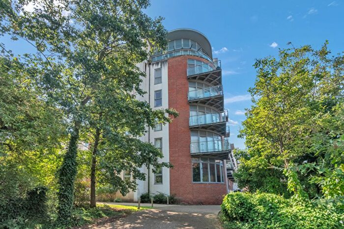 2 Bedroom Flat For Sale In Black Horse Lane, York, YO1