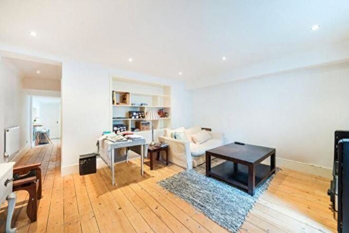 2 Bedroom Flat To Rent In Harewood Avenue, Marylebone, London, W1U