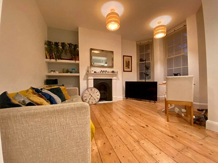 2 Bedroom Flat To Rent In Tooley_Street _, SE1