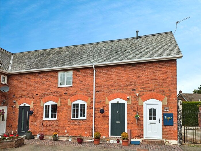 2 Bedroom Flat For Sale In High Fawr Avenue, Oswestry, Shropshire, SY11