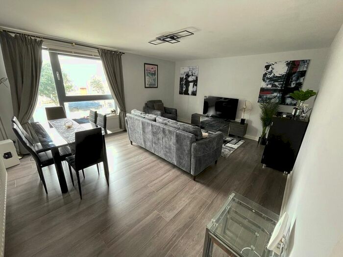 2 Bedroom Flat To Rent In Ll - Sandport Way, Edinburgh, EH6