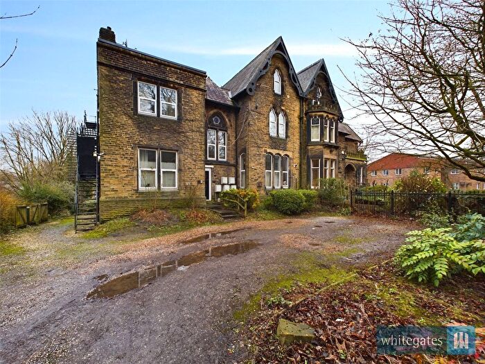1 Bedroom Flat To Rent In Oak Mount, Bradford, West Yorkshire, BD8
