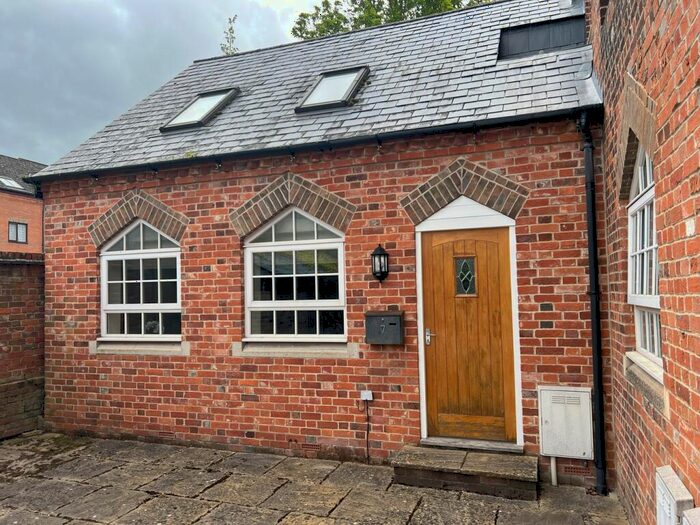 1 Bedroom Cottage To Rent In Bartholomew Street, Newbury, RG14