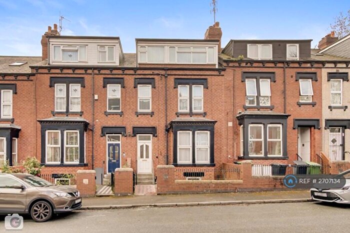 1 Bedroom Flat To Rent In Sefton Avenue, Leeds, LS11