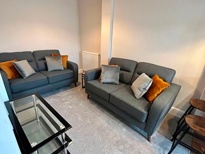 3 Bedroom Flat To Rent In Gilmore Place, Bruntsfield, Edinburgh, EH3