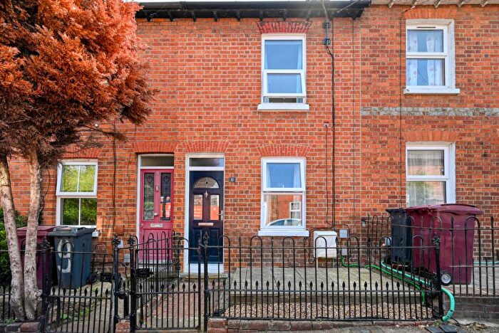 2 Bedroom Terraced House For Sale In Chesterman Street, Reading, RG1