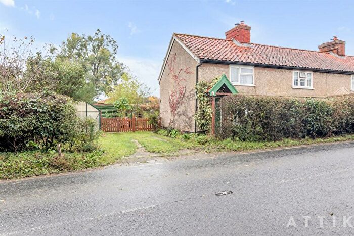 2 Bedroom End Of Terrace House For Sale In Halesworth Road, Bramfield, IP19