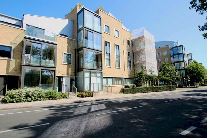 2 Bedroom Flat To Rent In Frazer Nash Close, Isleworth, TW7