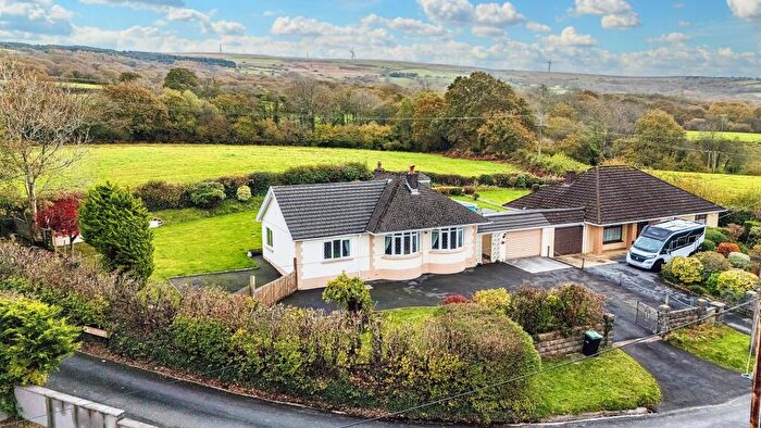 3 Bedroom Detached House For Sale In Wernoleu Road, Ammanford, SA18