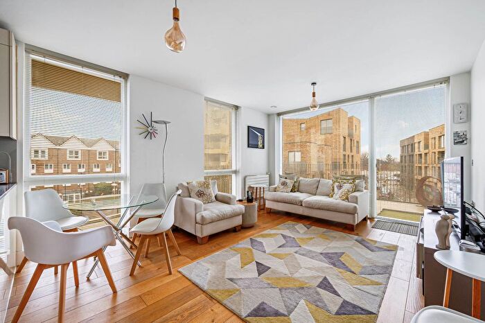 2 Bedroom Flat To Rent In Halyards Court, Durham Wharf Drive, Brentford Lock West, TW8