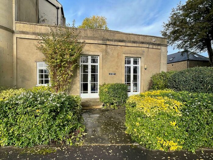 1 Bedroom Ground Flat To Rent In Fromefield, Frome, Somerset, BA11