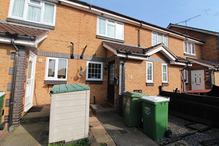 2 Bedroom Terraced House To Rent In Lapwing Close, Erith, DA8