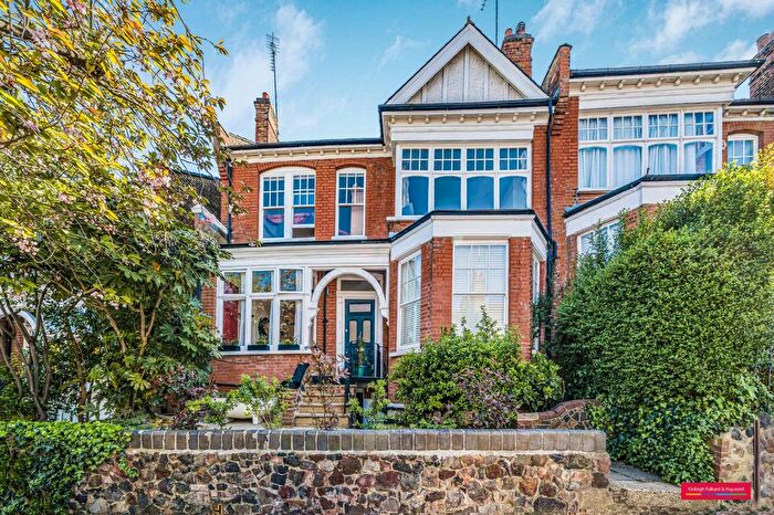 5 Bedroom Semi Detached House For Sale In Woodland Rise, London, N10