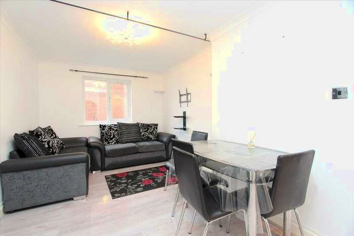 2 Bedroom Apartment To Rent In Porter Close, West Thurrock, West Thurrock, RM20