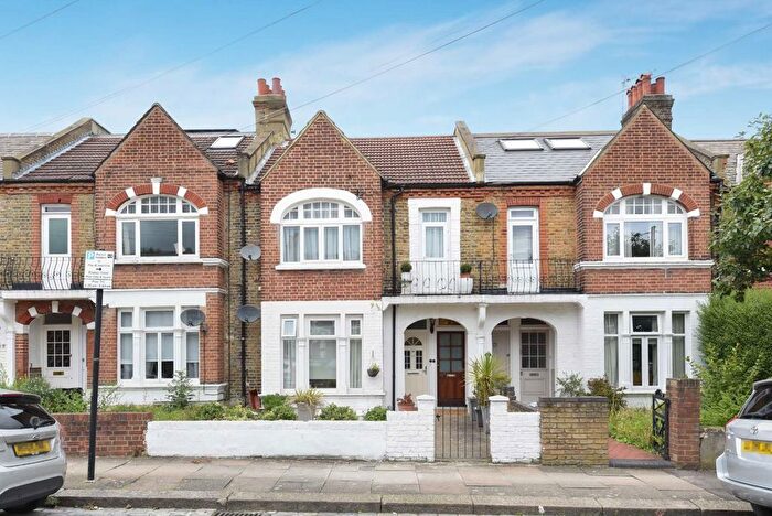 2 Bedroom Flat To Rent In Dornton Road, London, SW12