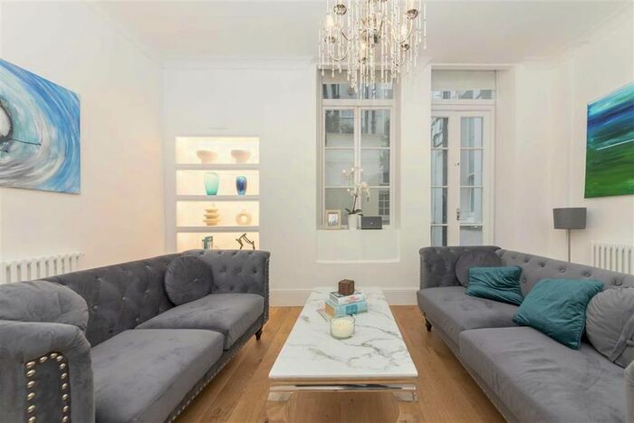 2 Bedroom Flat To Rent In Courtfield Gardens, London, SW5