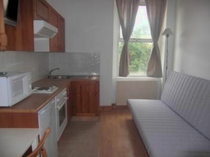 Studio To Rent In West Cromwell Road, Earls Court, London., SW5