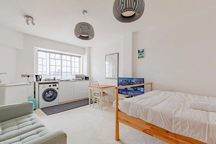 Studio To Rent In Woburn Place, London, WC1H