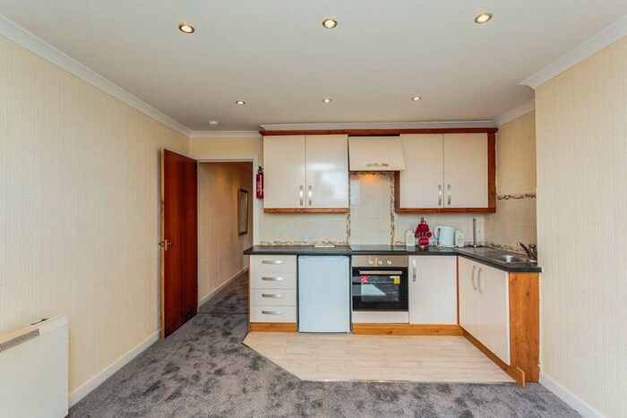 1 Bedroom Apartment To Rent In Woodlands Road, Lytham St. Annes, Lancashire, FY8