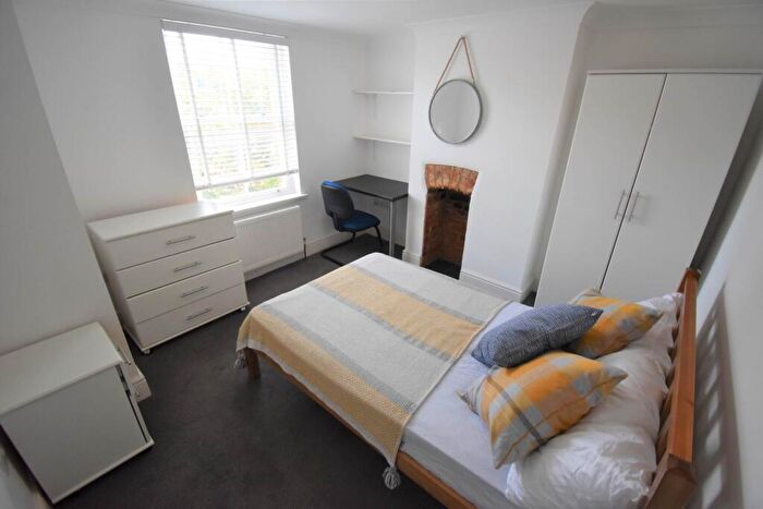 6 Bedroom Terraced House To Rent In Donnington Road, Reading, RG1