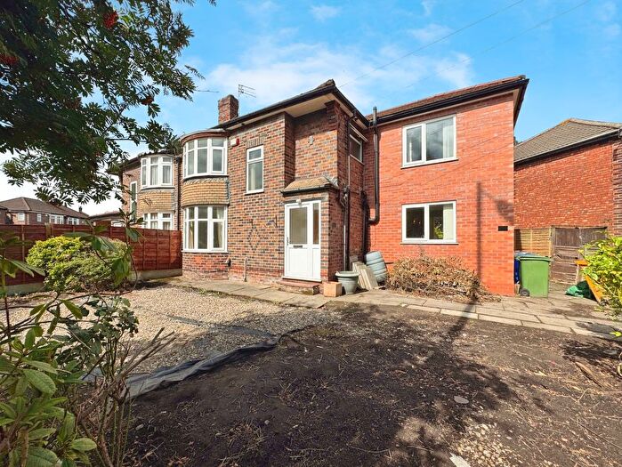 4 Bedroom Semi-Detached House To Rent In Wilmslow Road, Didsbury, Manchester, M20