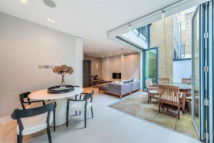 3 Bedroom Flat To Rent In Limerston Street, London, SW10