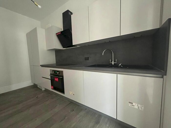 2 Bedroom Flat To Rent In Portland Street, Leamington Spa, CV32