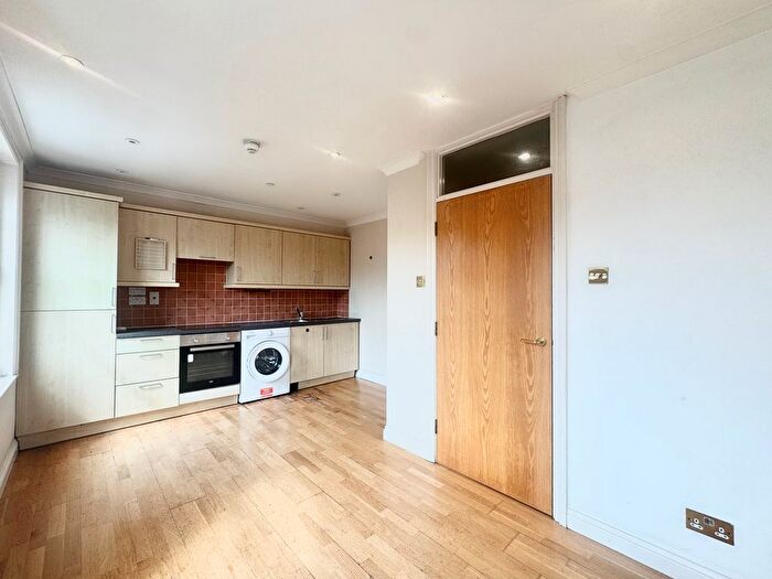 2 Bedroom Flat To Rent In The Broadway, Wimbledon, SW19