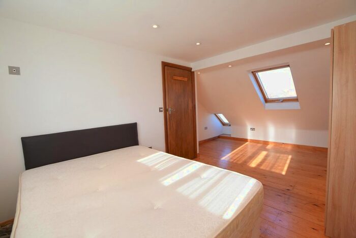 4 Bedroom Semi-Detached House To Rent In Lee Road, Mill Hill East, London, NW7