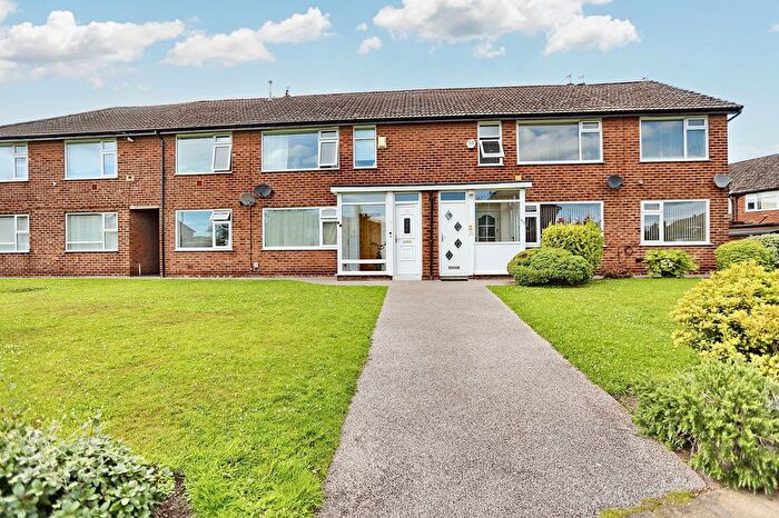 2 Bedroom Maisonette For Sale In Hillingdon Road, Whitefield, M45