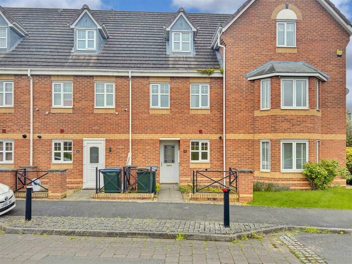 3 Bedroom Town House To Rent In Alverley Road, Daimler Green, CV6