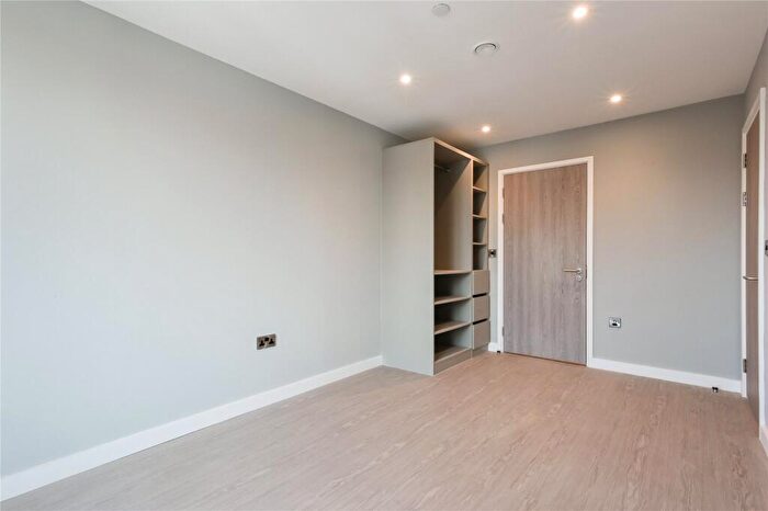 2 Bedroom Apartment To Rent In Spinners Yard, Spinners Lane, LS7