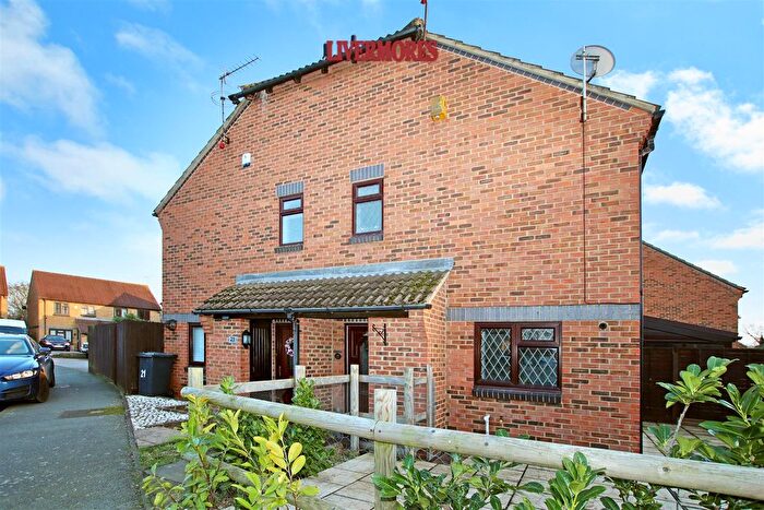 2 Bedroom End Terrace House For Sale In Whites Close, Greenhithe, DA9