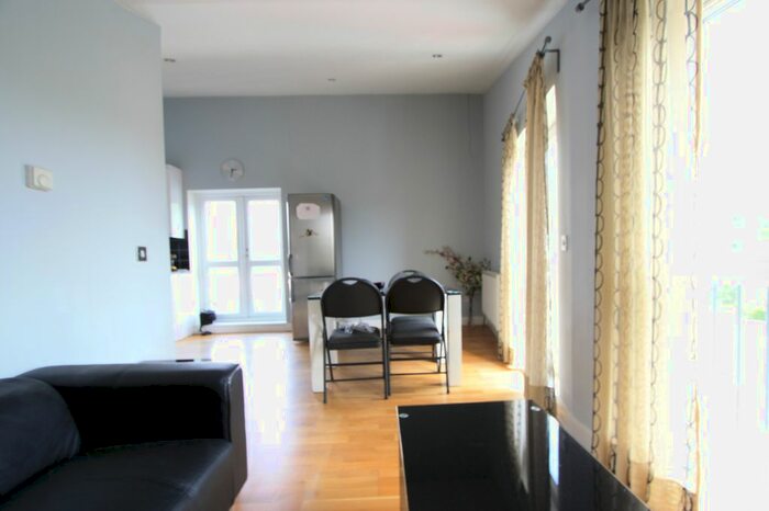 2 Bedroom Flat To Rent In Eaton Road, Sutton, SM2