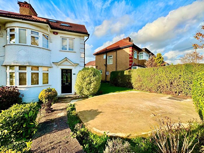 4 Bedroom Semi Detached House For Sale In Deans Lane, Edgware, HA8
