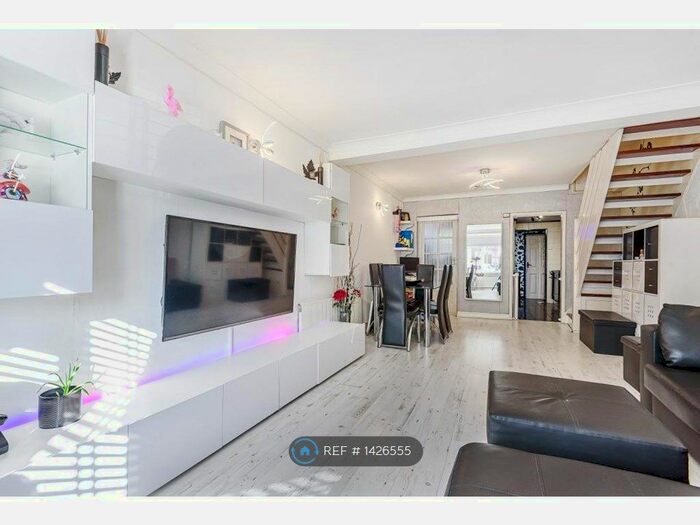 2 Bedroom Terraced House To Rent In Blenheim Road, Dartford, DA1