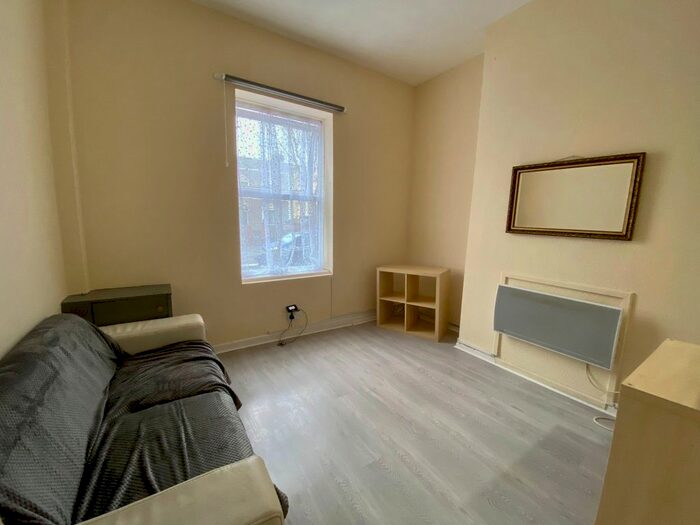 1 Bedroom Flat To Rent In Oakfield Street, Roath, Cardiff, CF24